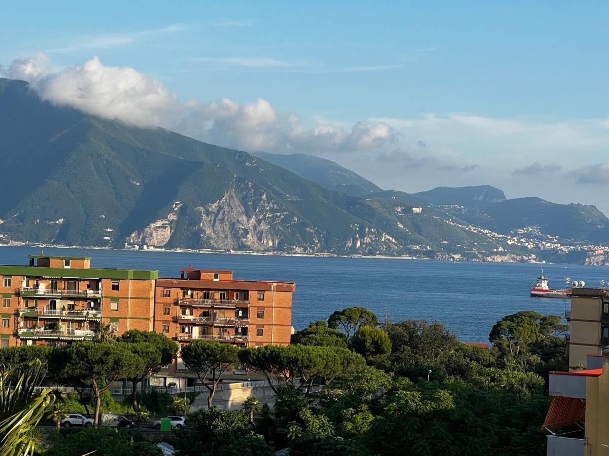 Апартаменты Sogno Di Mezza Estate Торре-Аннунциата Экстерьер фото