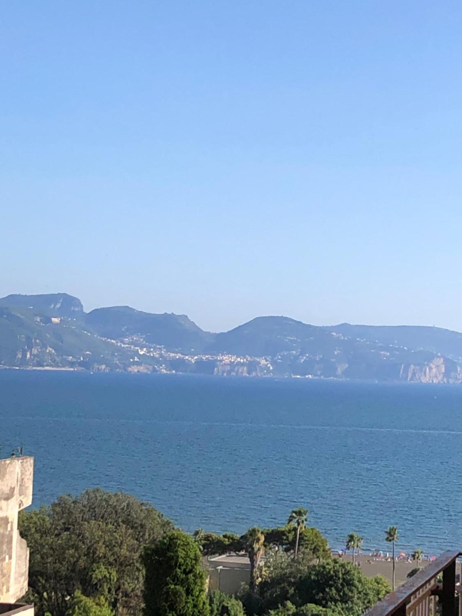 Апартаменты Sogno Di Mezza Estate Торре-Аннунциата Экстерьер фото